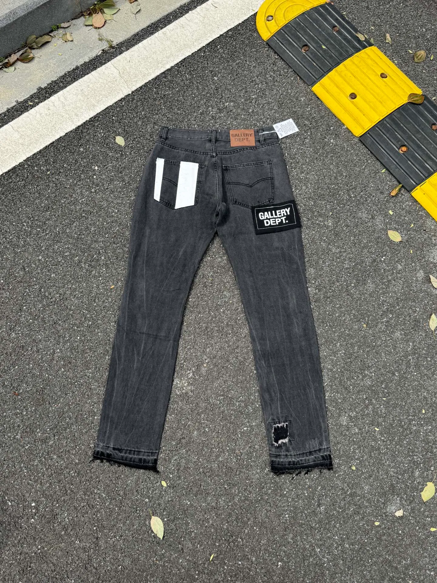 P246💰G22 GALLERY DEPT. Skull hand-stitched distressed distressed jeans -Color: Black -Size: S-XXL